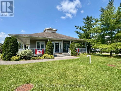 652 Country Trail Pvt, Carlsbad Springs, ON, K0A1K0 | Card Image