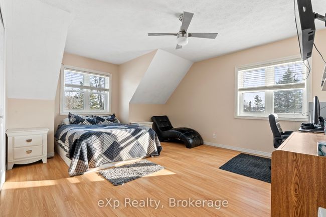 953 Greenock Brant Line, House other with 3 bedrooms, 3 bathrooms and 6 parking in Cargill ON | Image 24