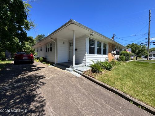 8 Palm Springs Ct, Toms River, NJ, 08753-1621 | Card Image