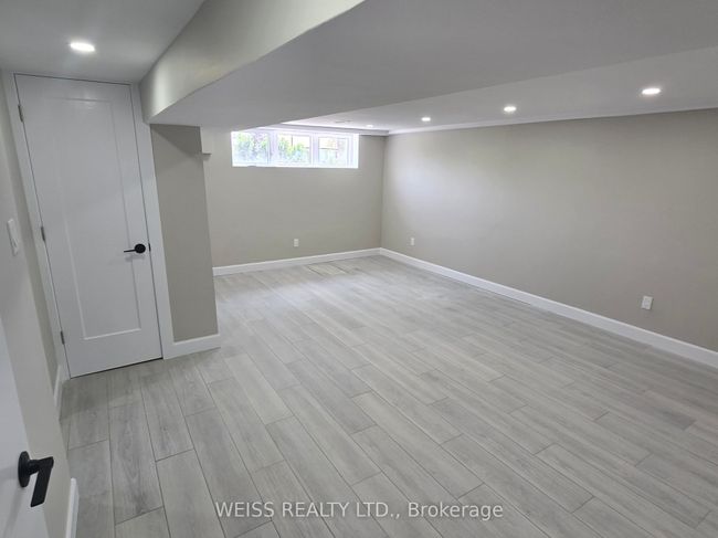 14 Snowood Crt, House attached with 3 bedrooms, 2 bathrooms and 4 parking in North York ON | Image 7