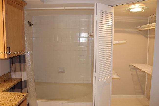 APT-2111 - 1280 S Alhambra Cir, Condo with 2 bedrooms, 2 bathrooms and null parking in Coral Gables FL | Image 12