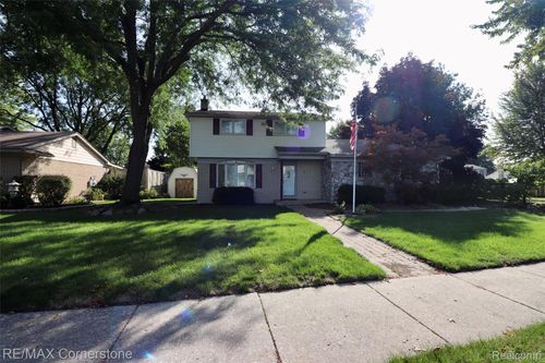 24199 Colonial Dr, Woodhaven, MI, 48183-3724 | Card Image
