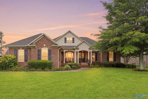 704 Shasta Dr, Albertville, AL, 35950-5802 | Card Image