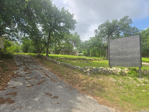 8251 Fm 2673, Canyon Lake, TX, 78133-6431 | Card Image