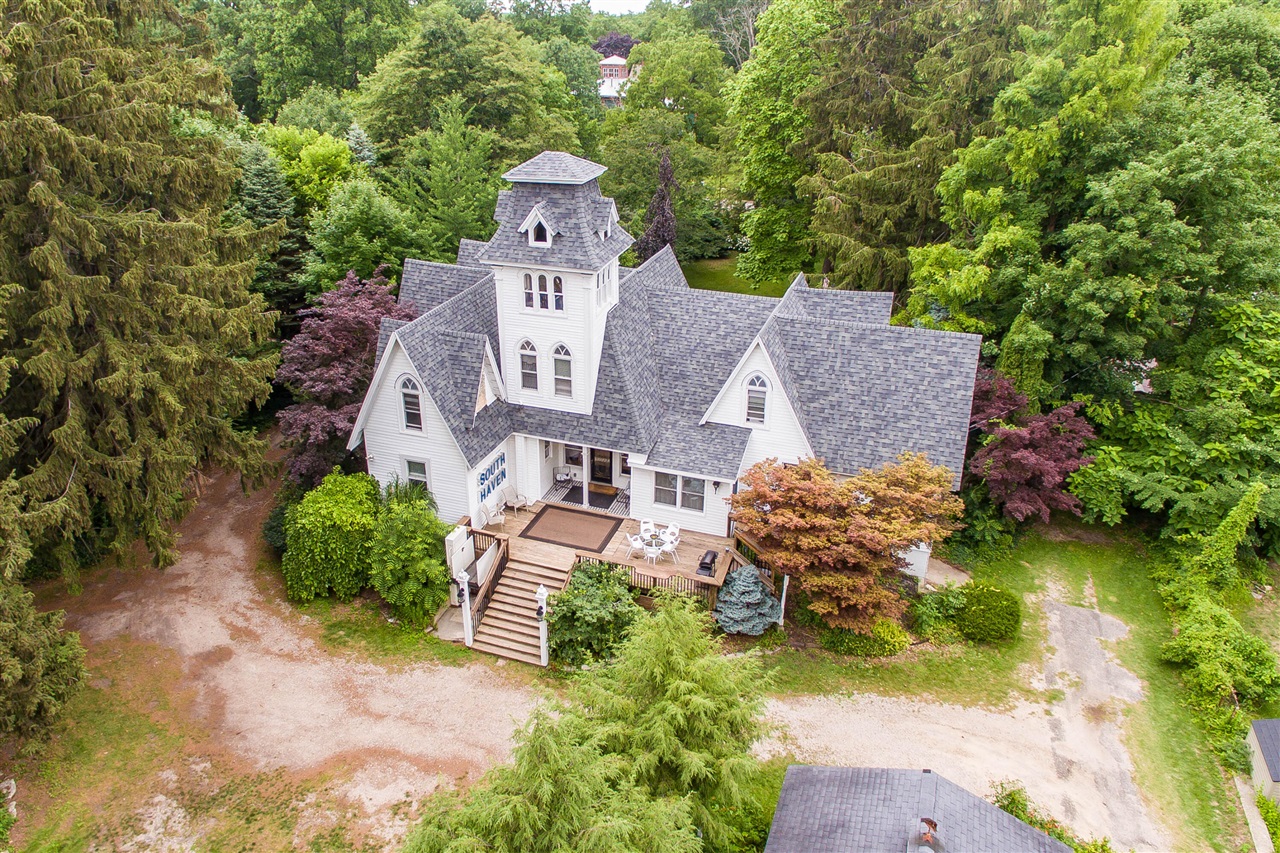Superior St, South Haven, MI 49090