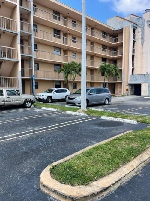 apt-502-10145 Nw 9th Street Cir, Miami, FL, 33172-3279 | Card Image