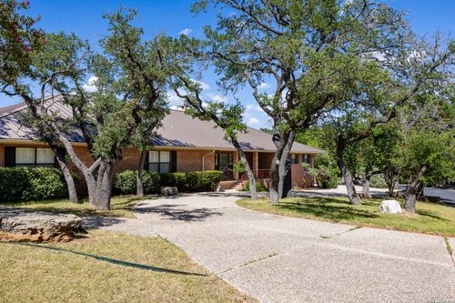 304 Spring Mill Dr, Kerrville, TX, 78028-6526 | Card Image