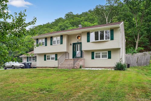100 Birchwood Dr, Highland Mills, NY, 10930-2954 | Card Image