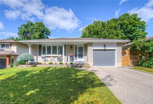86 Cherry Hill Dr, Kitchener, ON, N2E1N6 | Card Image