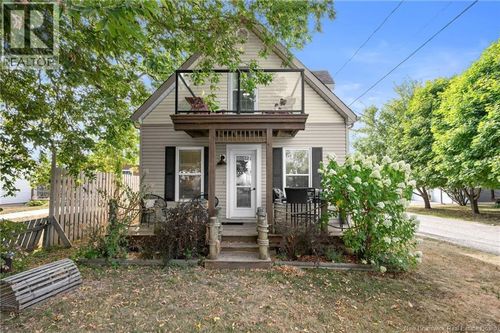 16 Railway Ave, Pointe-Du-Chêne, NB, E4P4Y5 | Card Image
