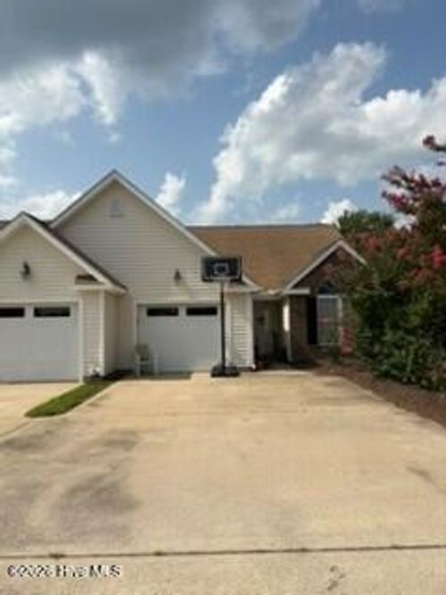 b-167 Emily Dr, Winterville, NC, 28590-8448 | Card Image