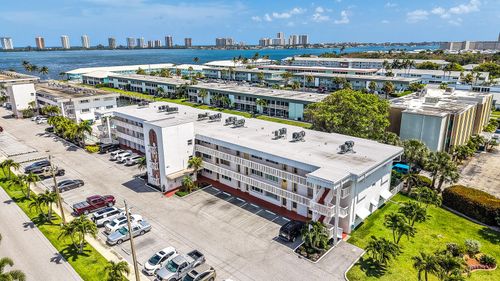 109-130 Doolen Ct, North Palm Beach, FL, 33408-5711 | Card Image