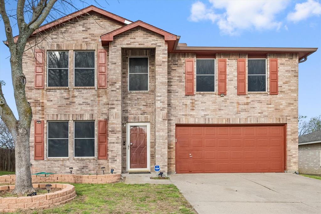 Mazourka Dr, Arlington, TX 76001