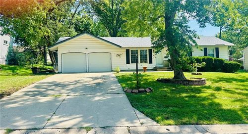 9801 Grandview St, Overland Park, KS, 66212-5053 | Card Image