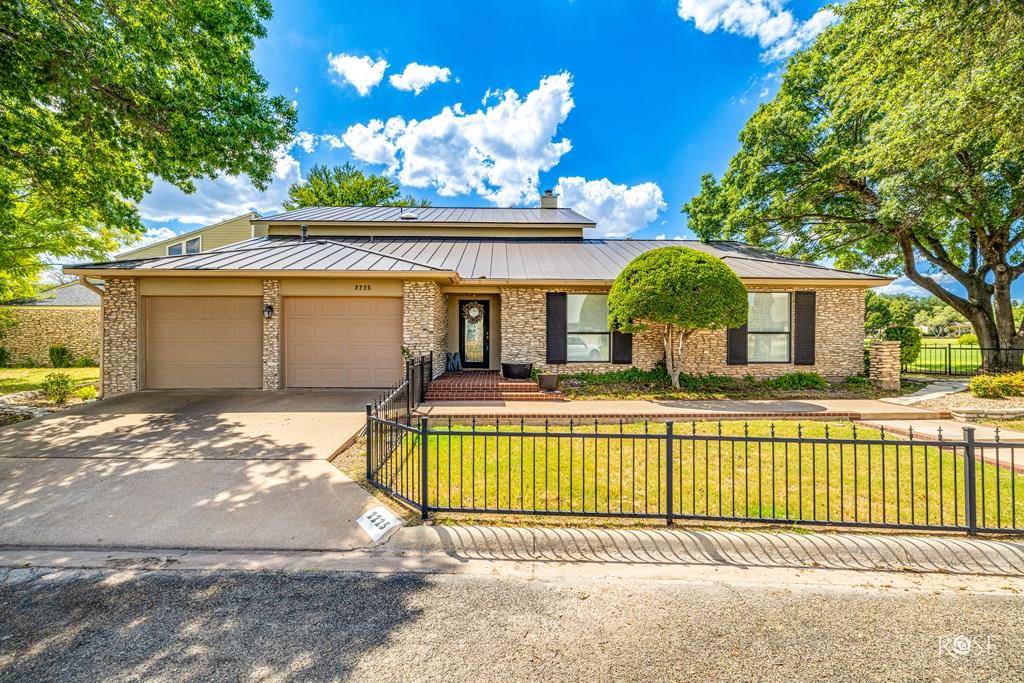 Club House Ln, San Angelo, TX 76904