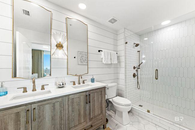 Primary Bathroom | Image 24