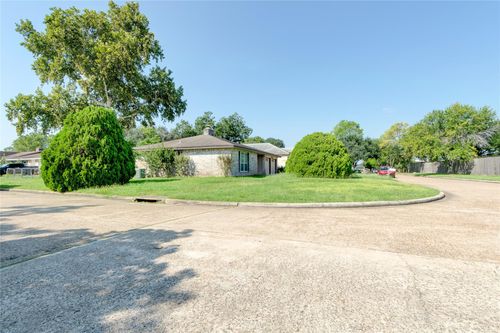 13011 Harwin Dr, Houston, TX, 77072-1019 | Card Image