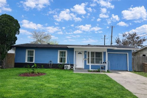 4925 Blundell Dr, Corpus Christi, TX, 78415-1513 | Card Image