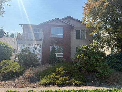a-3208 Rockefeller Ave, Everett, WA, 98201-4388 | Card Image
