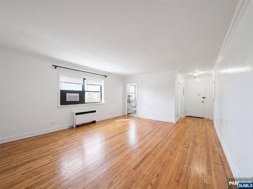 3081 Edwin Ave, Fort Lee, NJ, 07024-3666 | Card Image