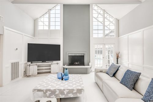 611 Montclair Blvd, Sugar Land, TX, 77478-3646 | Card Image