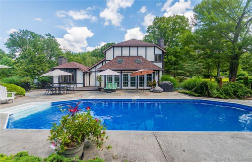 7 Fox Hollow Rd, Brewster, NY, 10509-4922 | Card Image