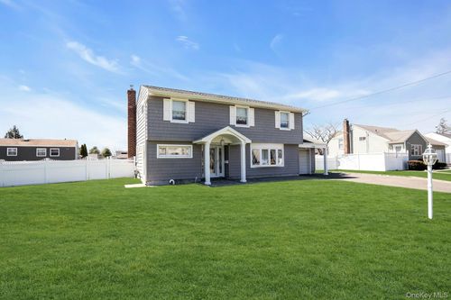 258 E 5th Street, Babylon, NY, 11729 | Card Image