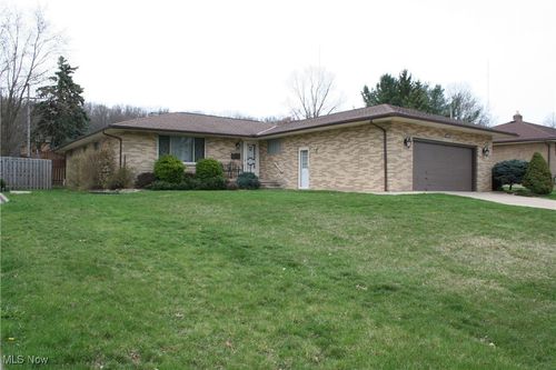 300-300 Calvin Dr, Seven Hills, OH, 44131-2853 | Card Image