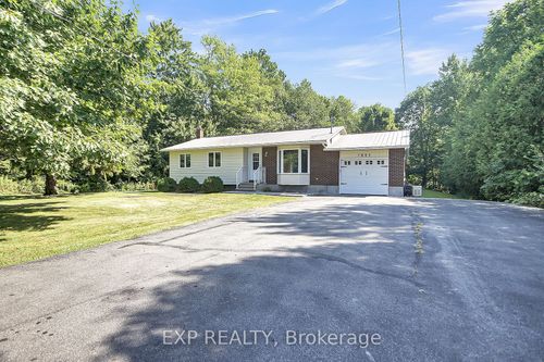 1083 Eadie Rd, Russell, ON, K4R1E5 | Card Image