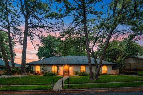 1805 Holm Oak St, Arlington, TX, 76012-5609 | Card Image