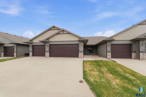 1930 S Sonoma Pl Place, Sioux Falls, SD, 57106 | Card Image