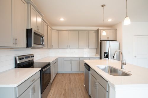 122 Flash Way, Chattanooga, TN, 37415-2429 | Card Image