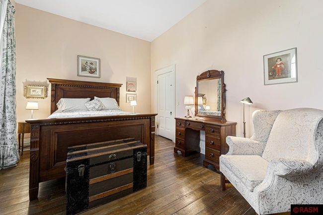 104 N 8 Th St, House other with 4 bedrooms, 5 bathrooms and null parking in Henderson MN | Image 30