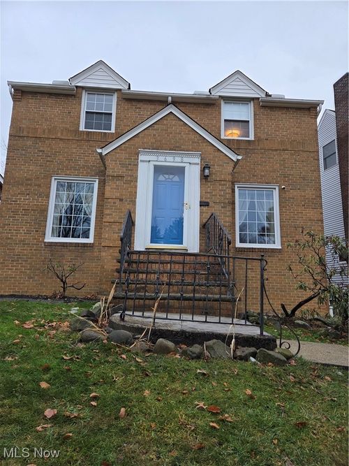 3698 Washington Blvd, University Heights, OH, 44118-2658 | Card Image