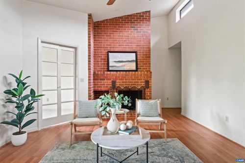 10-101 Turtle Creek Rd, CHARLOTTESVILLE, VA, 22901 | Card Image