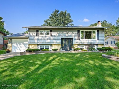 6718 Briargate Dr, Downers Grove, IL, 60516-3640 | Card Image