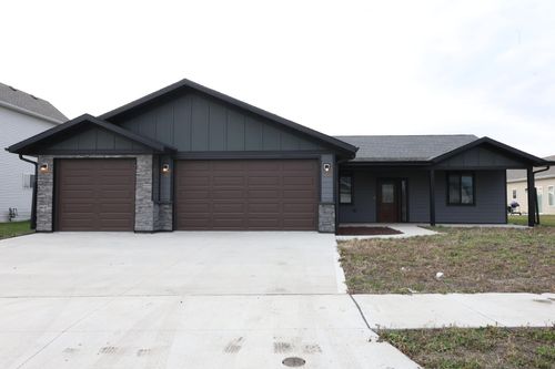 4712 Hampton Loop S, Moorhead, MN, 56560-3267 | Card Image