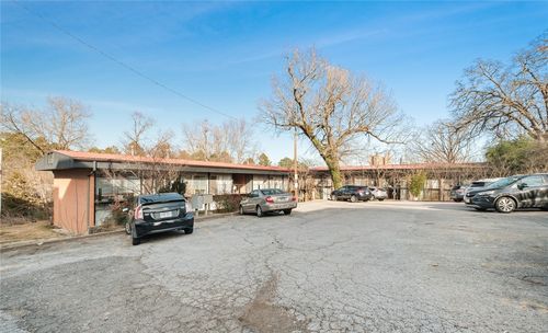 8 S Hill Ave, Fayetteville, AR, 72701-5703 | Card Image
