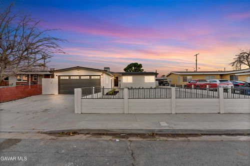 714 W Avenue H9, Lancaster, CA, 93534-1814 | Card Image