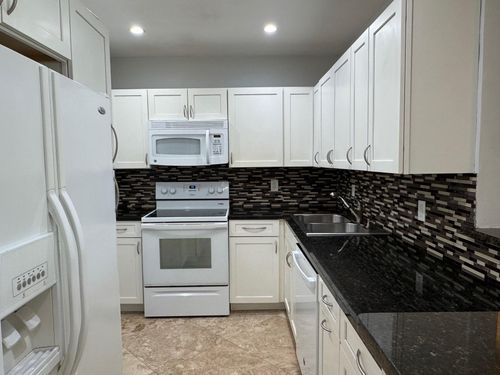 apt-328-5700 Ne 22nd Way, Fort Lauderdale, FL, 33308-2680 | Card Image