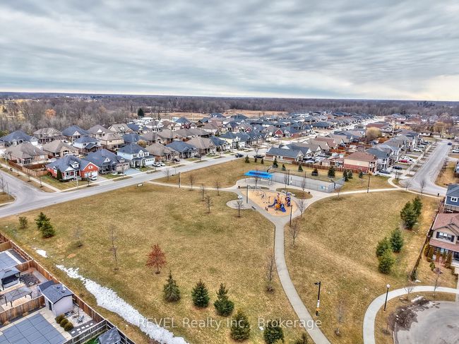 91 Roselawn Cres, House attached with 2 bedrooms, 4 bathrooms and 1 parking in Welland ON | Image 36