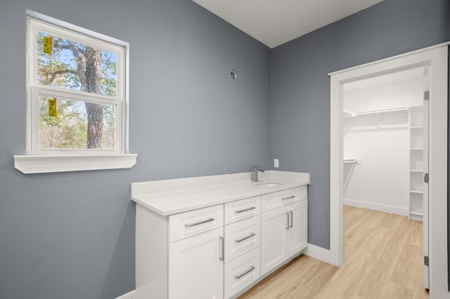 MASTER BATHROOM SINK AND WALK IN-CLOSET | Image 18