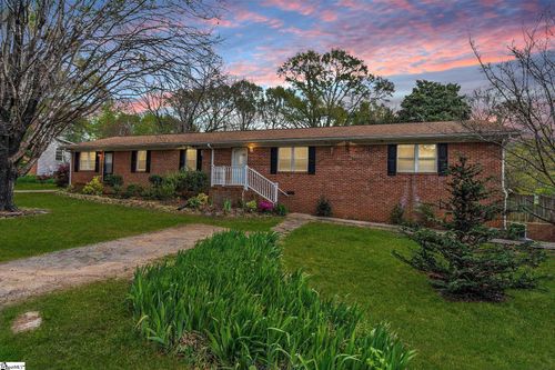 4 Easy St, Taylors, SC, 29687-6503 | Card Image