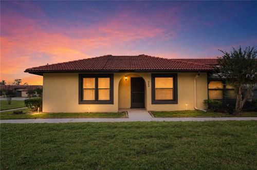 523 Hunter Cir, KISSIMMEE, FL, 34758-3334 | Card Image