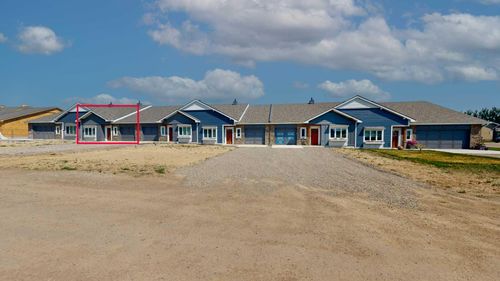 {{alt}} | Card Image