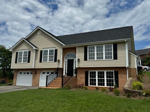 2603 Meadow Spring Cir, Vinton, VA, 24179-1573 | Card Image