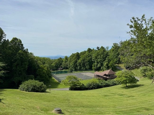 96 Doe Highlands Dr, Condo with 2 bedrooms, 2 bathrooms and null parking in Hillsville VA | Image 5