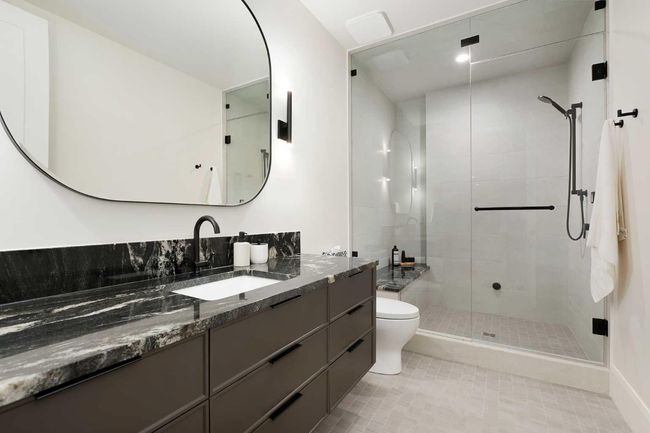 6918 Legare Dr Sw, House other with 4 bedrooms, 7 bathrooms and 3 parking in Calgary AB | Image 37