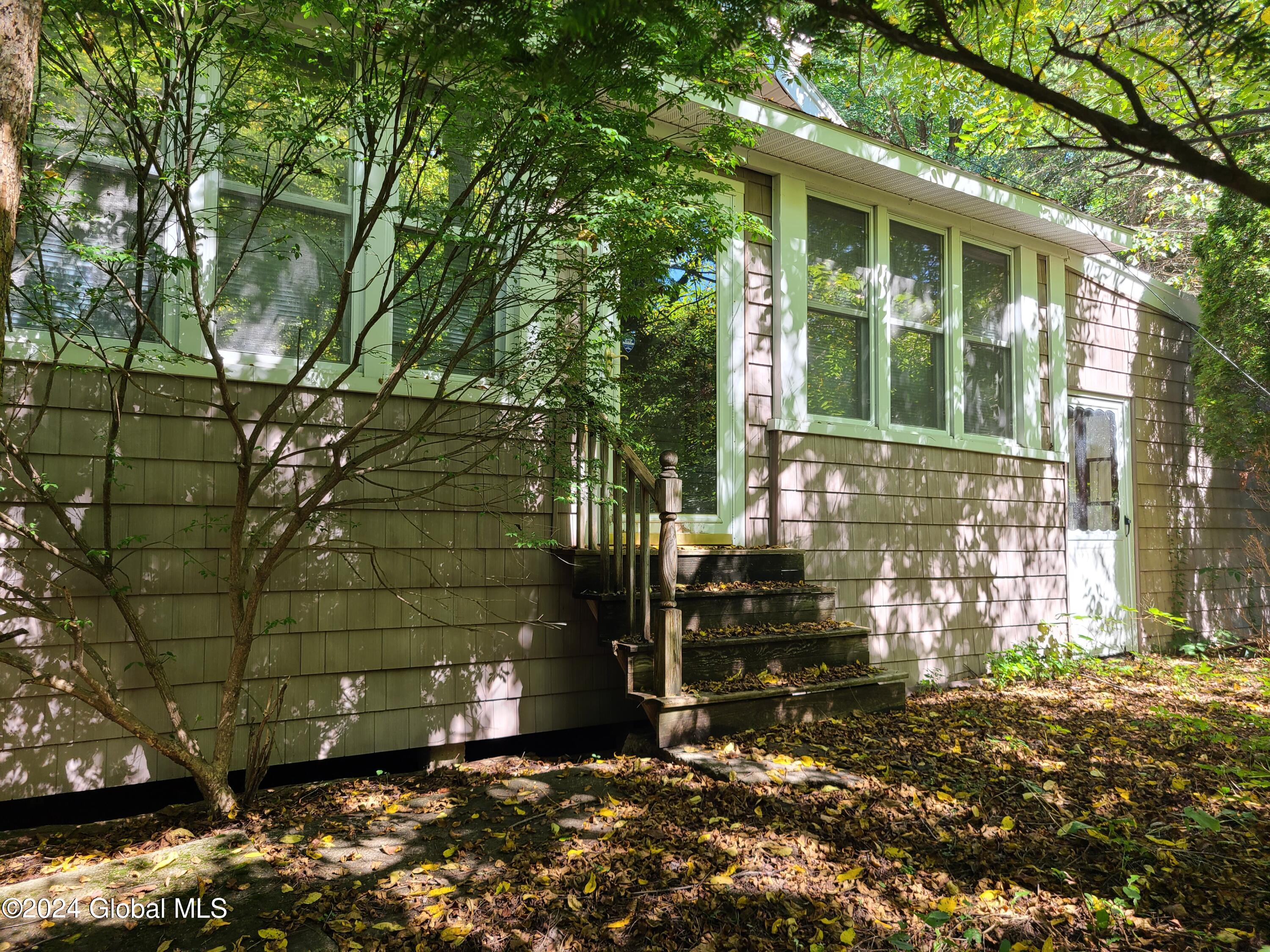 Albany St, Albany, NY 12205