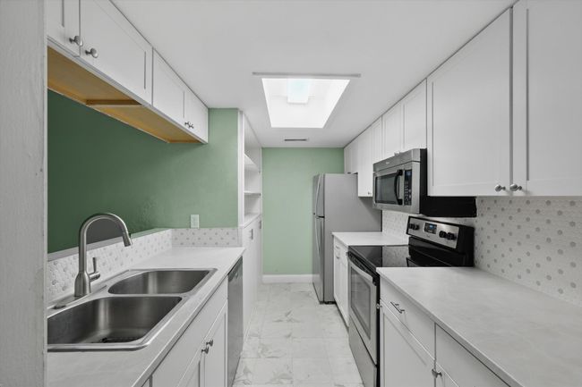 APT-2136 - 12824 Midway Rd, Condo with 2 bedrooms, 2 bathrooms and null parking in Dallas TX | Image 12